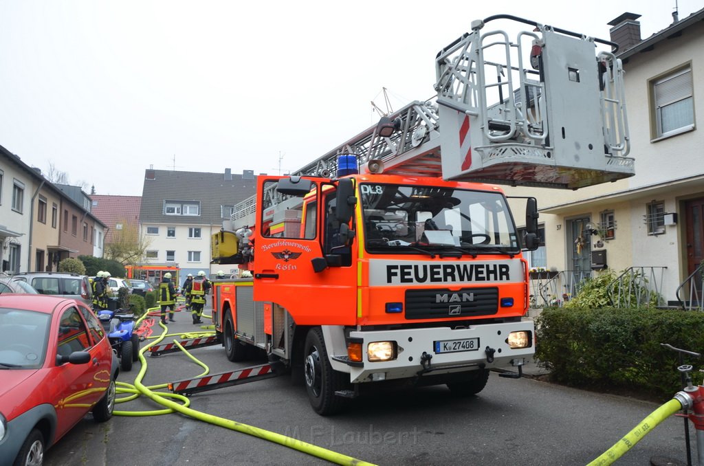 Feuer 2 Dach Koeln Brueck Diesterweg P71.JPG - Miklos Laubert